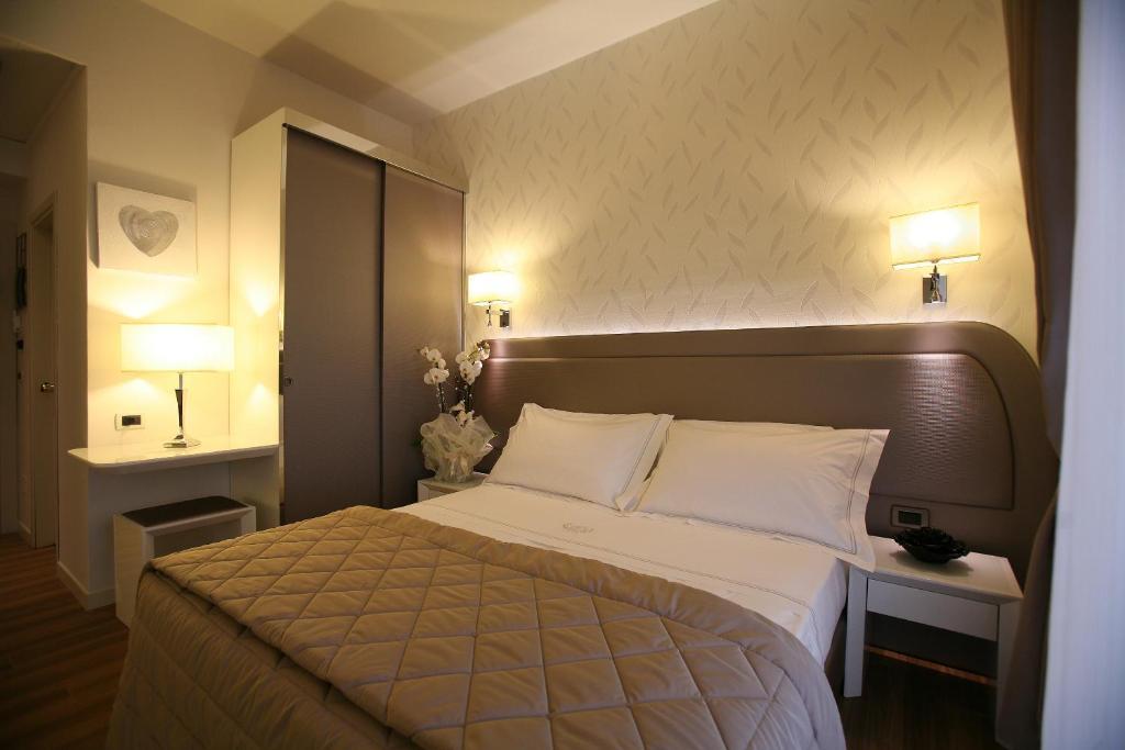 Alexander Hotel 4*